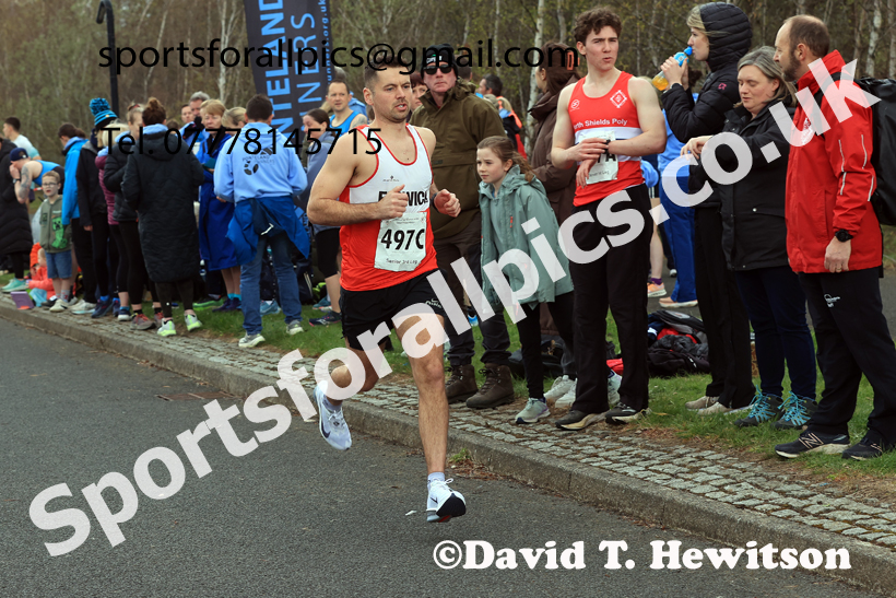 Senior Mens relay, 2026 Elswick Harriers Good Friday Road Relays and Young Athletes, Newburn,  Newcastle upon Tyne. Photo: David T. Hewitson/Sports for All Pics